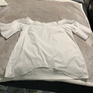 VENUS Off-shoulder blouse. XL